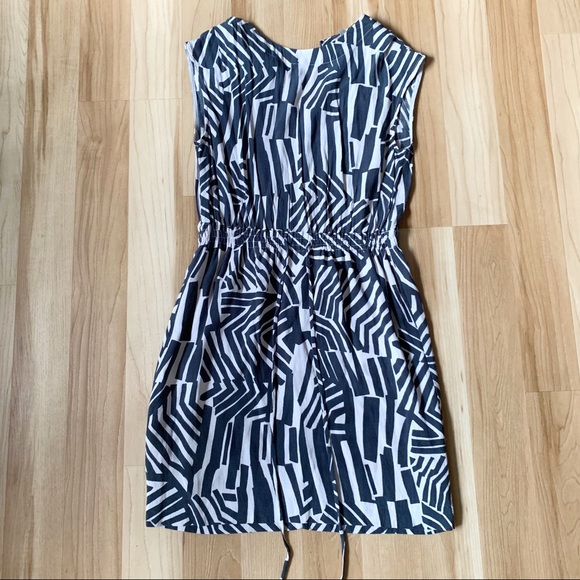 LOFT Dresses & Skirts - 3/$15!! LOFT Grey and White Cinched Waist Dress